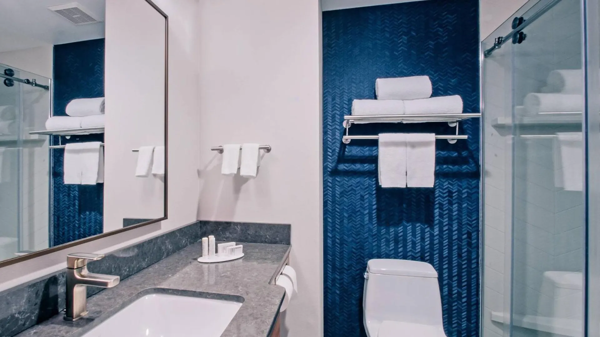 Fairfield Inn By Marriott New York Laguardia Airport/Astoria Szálloda